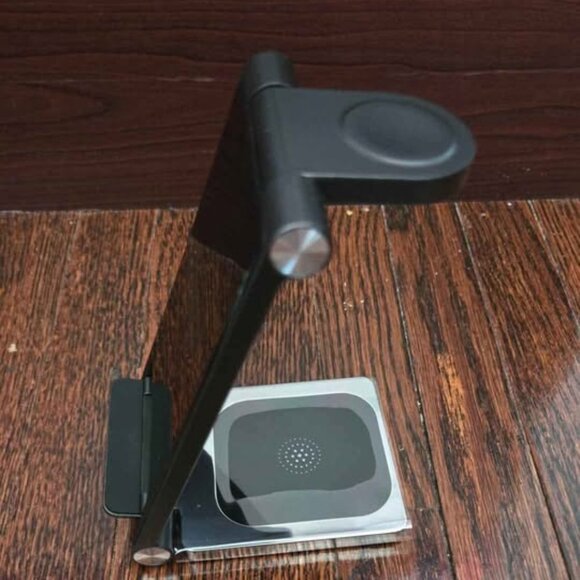 3 Fold Wireless Charger - Picture 4 of 5